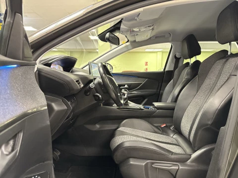 Peugeot 3008 PureTech 130 SANDS Allure 96 kW (130 CV)