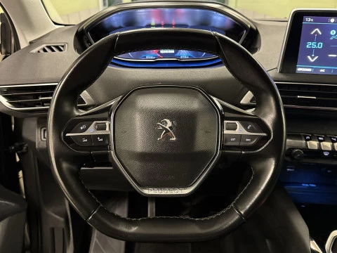 Peugeot 3008 PureTech 130 SANDS Allure 96 kW (130 CV)