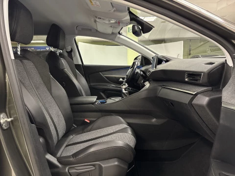 Peugeot 3008 PureTech 130 SANDS Allure 96 kW (130 CV)