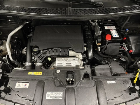 Peugeot 3008 PureTech 130 SANDS Allure 96 kW (130 CV)