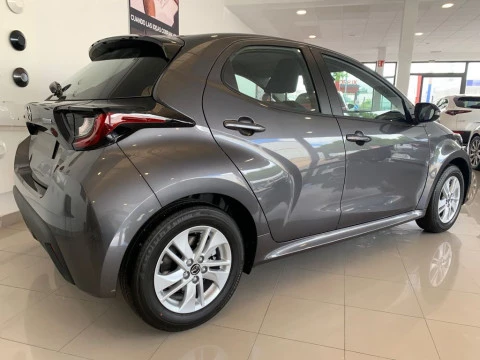 Mazda2 1.5 85 kW (116 CV) CVT Centre-line