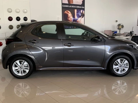 Mazda2 1.5 85 kW (116 CV) CVT Centre-line