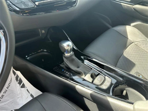 Toyota C-HR 5P Advance 180H e-CVT