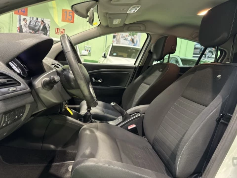 Renault Megane Limited Energy SANDS TCe 85 kW (115 CV)