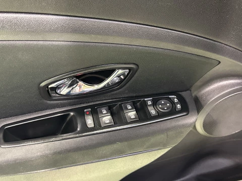 Renault Megane Limited Energy SANDS TCe 85 kW (115 CV)