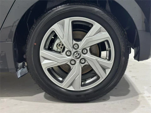 Toyota Yaris ACTIVE PLUS