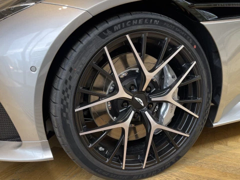 Aston Martin DB12 4.0 V8 Volante Auto