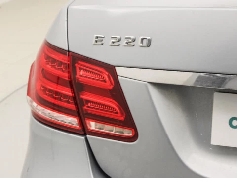 Mercedes-Benz Clase E 2.1 E 220 BLUETEC 170 4P