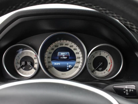 Mercedes-Benz Clase E 2.1 E 220 BLUETEC 170 4P