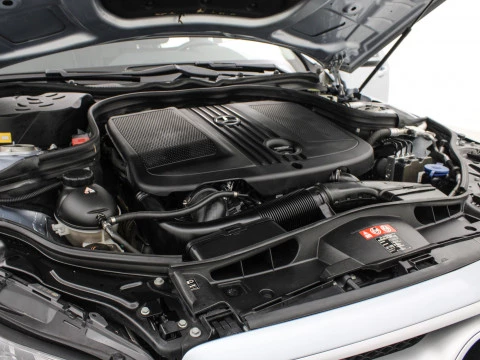 Mercedes-Benz Clase E 2.1 E 220 BLUETEC 170 4P