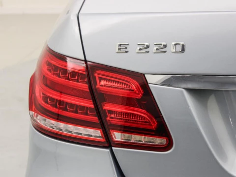 Mercedes-Benz Clase E 2.1 E 220 BLUETEC 170 4P