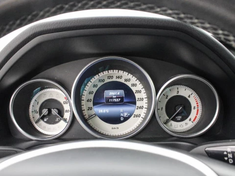 Mercedes-Benz Clase E 2.1 E 220 BLUETEC 170 4P