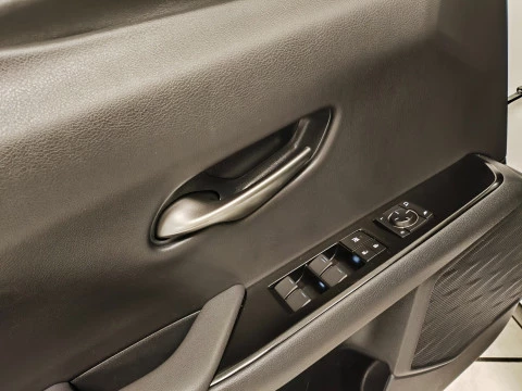 Lexus UX 250h Business 2WD 135 kW (184 CV)