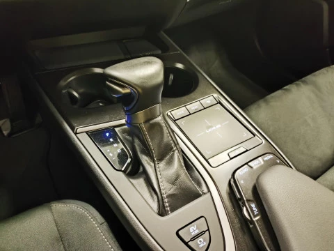 Lexus UX 250h Business 2WD 135 kW (184 CV)