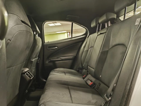Lexus UX 250h Business 2WD 135 kW (184 CV)