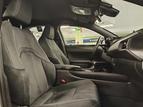 Lexus UX 250h Business 2WD 135 kW (184 CV)