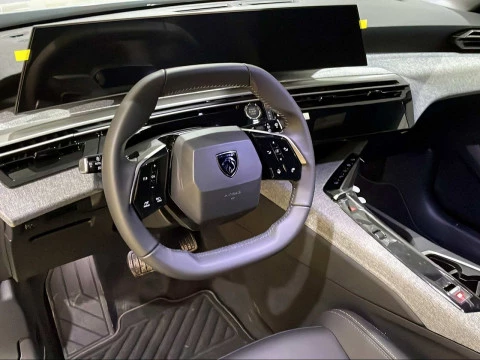 Peugeot 5008 Hybrid 1.2 107KW Allure eDCS6