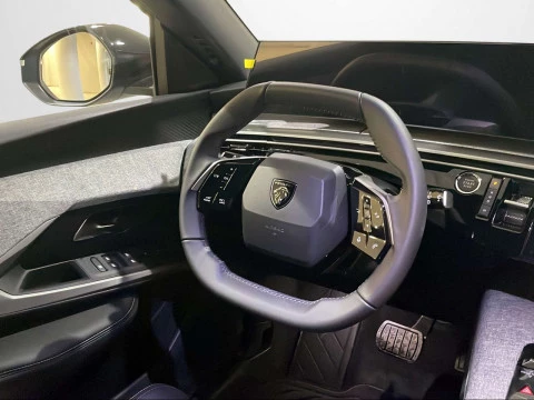 Peugeot 5008 Hybrid 1.2 107KW Allure eDCS6