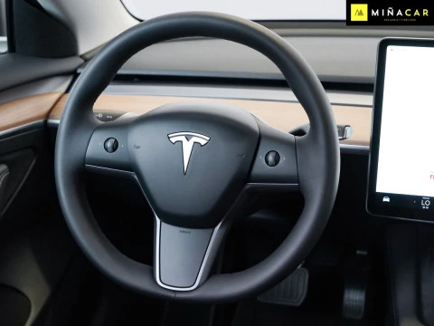 Tesla Model 3 RWD