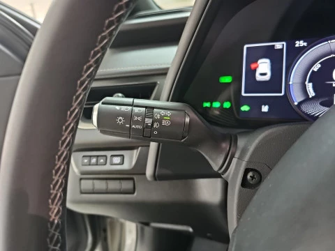 Lexus UX 2.0 250h Business