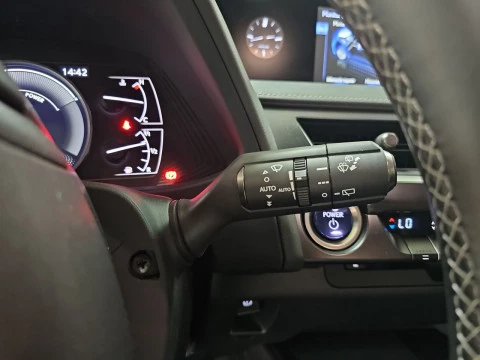 Lexus UX 2.0 250h Business