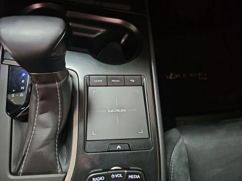 Lexus UX 2.0 250h Business