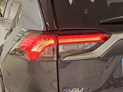 Toyota Rav4 2.5l PLUG-IN 300PH (e-CVT) Advance