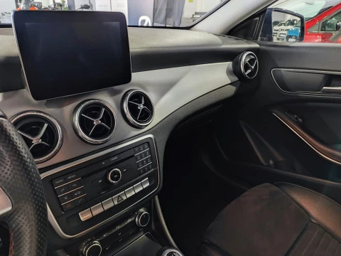 Mercedes-Benz AMG C CLA180 