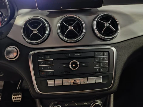 Mercedes-Benz AMG C CLA180 