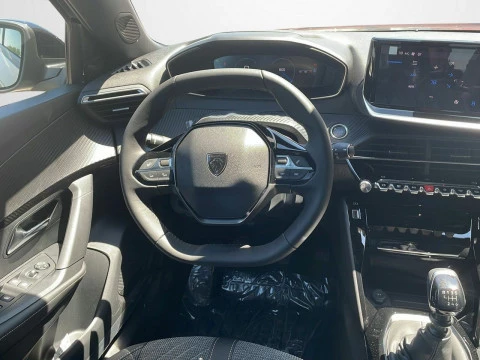 Peugeot 2008 Allure Gasolina 100 S&S 6 Vel. MAN