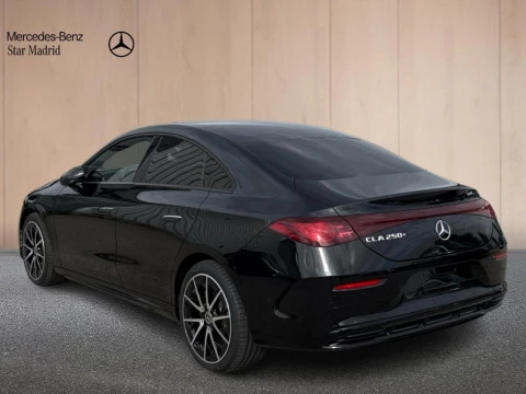 Mercedes-Benz CLA  250+ con tecnologia EQ