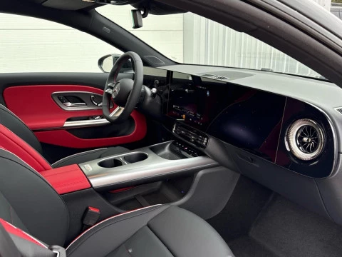 Mercedes-Benz CLA  250+ con tecnologia EQ