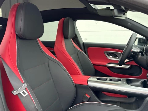 Mercedes-Benz CLA  250+ con tecnologia EQ