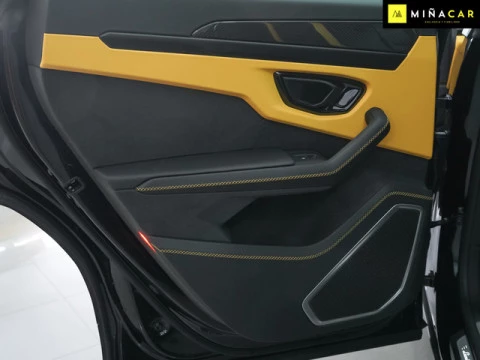 Lamborghini Urus 4.0 V8 PHEV SE 588 kW (800 CV)