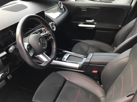 Mercedes-Benz GLA  200 d