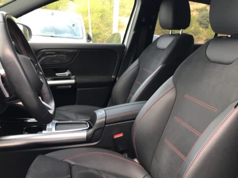 Mercedes-Benz GLA  200 d