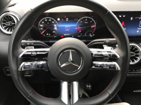 Mercedes-Benz GLA  200 d
