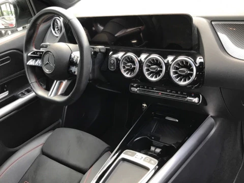 Mercedes-Benz GLA  200 d