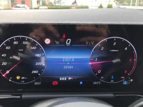 Mercedes-Benz GLA  200 d