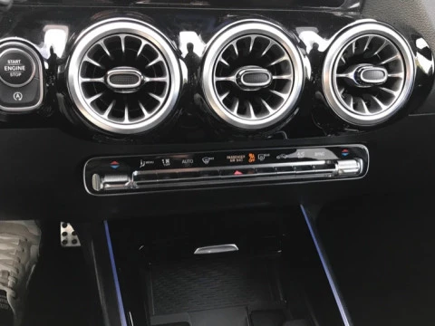 Mercedes-Benz GLA  200 d