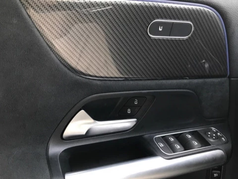 Mercedes-Benz GLA  200 d
