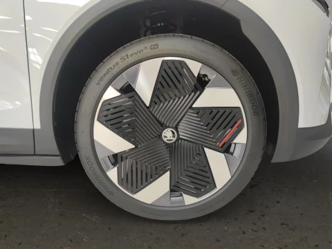 Skoda Elroq 210 KW ( CV) 82 KWH (77 KWH NETA)