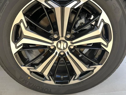 Suzuki Across 2.5 PHEV 4WD