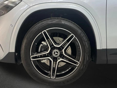 Mercedes-Benz GLA 250 e con tecnología híbrida EQ