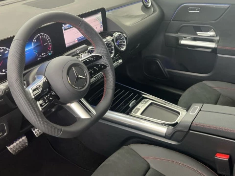 Mercedes-Benz GLA 250 e con tecnología híbrida EQ