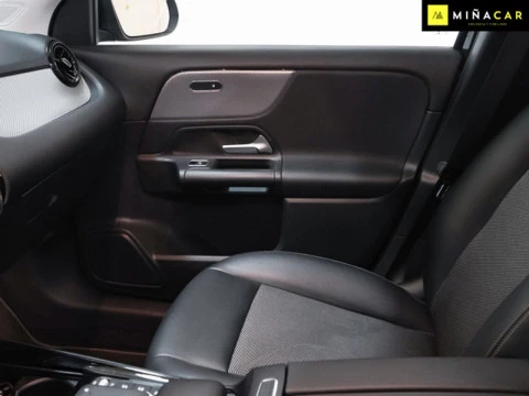 Mercedes-Benz GLA  200 D