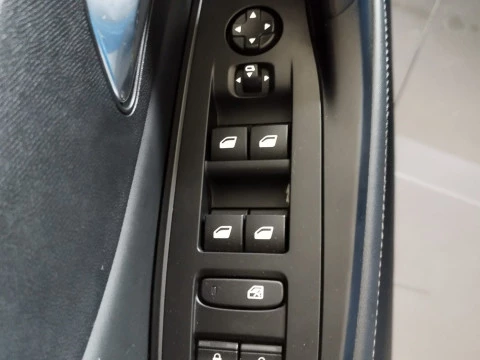 Peugeot 308 5P Allure Hybrid 180 eEAT8