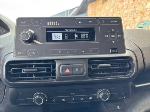 Peugeot Partner Pro Standard 600kg BlueHDi 73kW