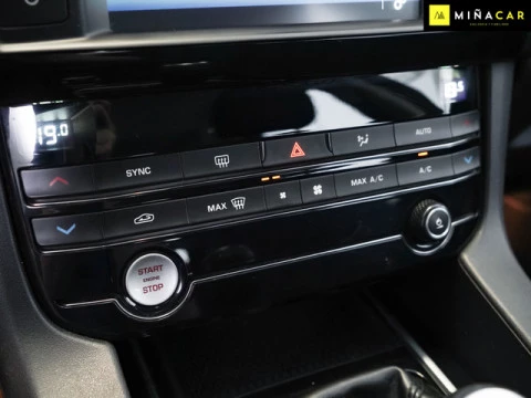 Jaguar F-Pace 2.0L i4D Pure AWD 132 kW (180 CV)