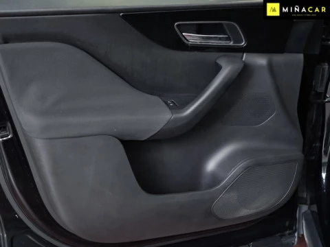 Jaguar F-Pace 2.0L i4D Pure AWD 132 kW (180 CV)